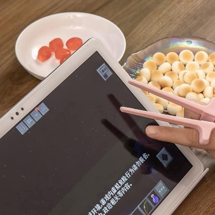 HandyHold Snacking Clips